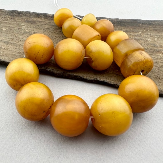 16 Antique Copal Amber Beads. Large African amber Beads. TB 3360