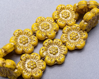 10 Czech Anemone Flower Glass Beads. 14mm Yellow with Gold Inlay Czech Flower Beads. CZ-448