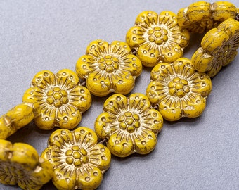 10 Czech Anemone Flower Glass Beads. 14mm Yellow with Gold Inlay Czech Flower Beads. CZ-448