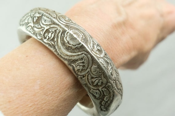 Antique Shan Silver Bangle. High Grade Silver Bracelet From