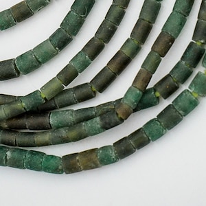 80 Jade Serpentine Gemstone Beads. 3mmGreen Jade Heishi Cylinder Bead. GM-362