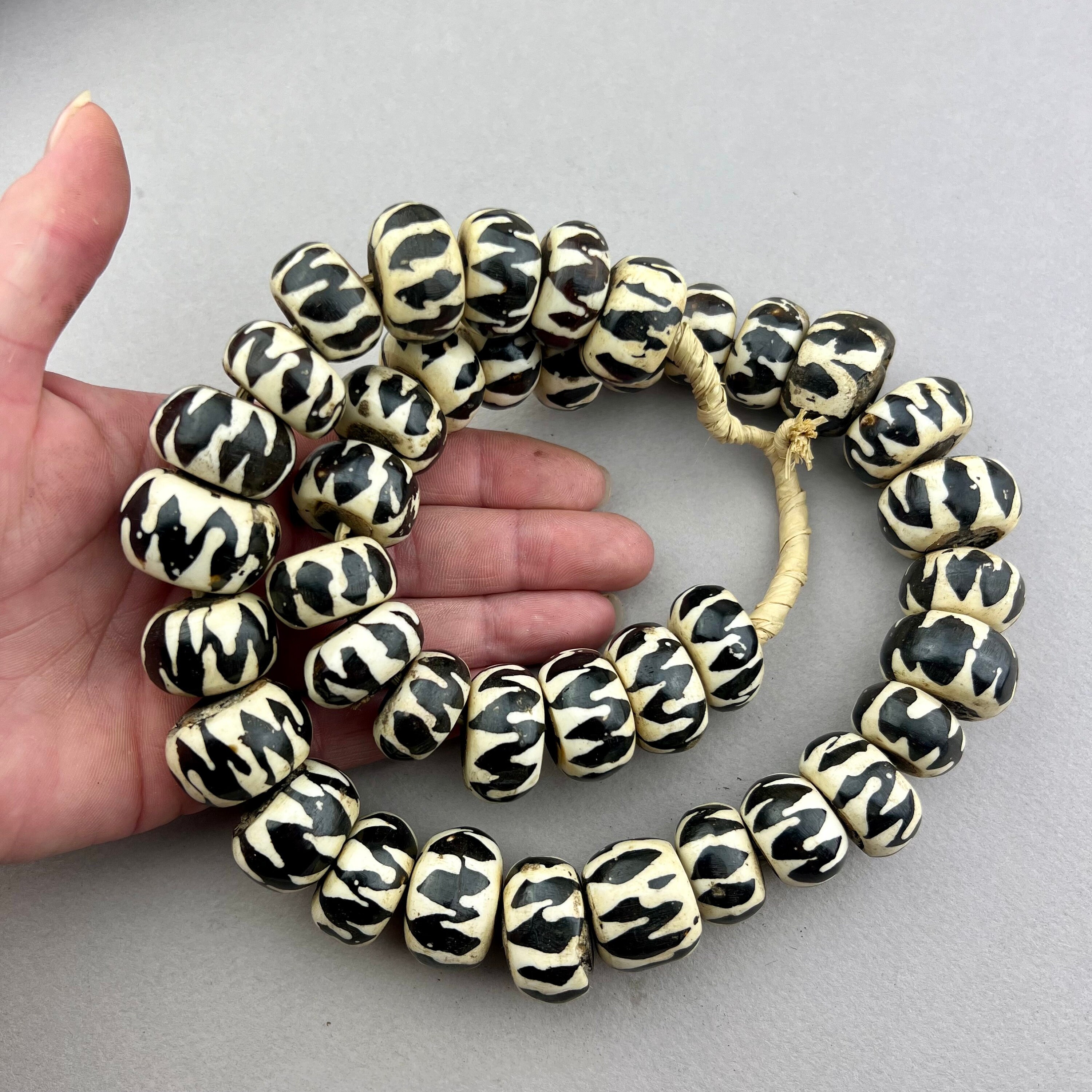 40 African Kenya Batik Bone Beads 14x24mm 21