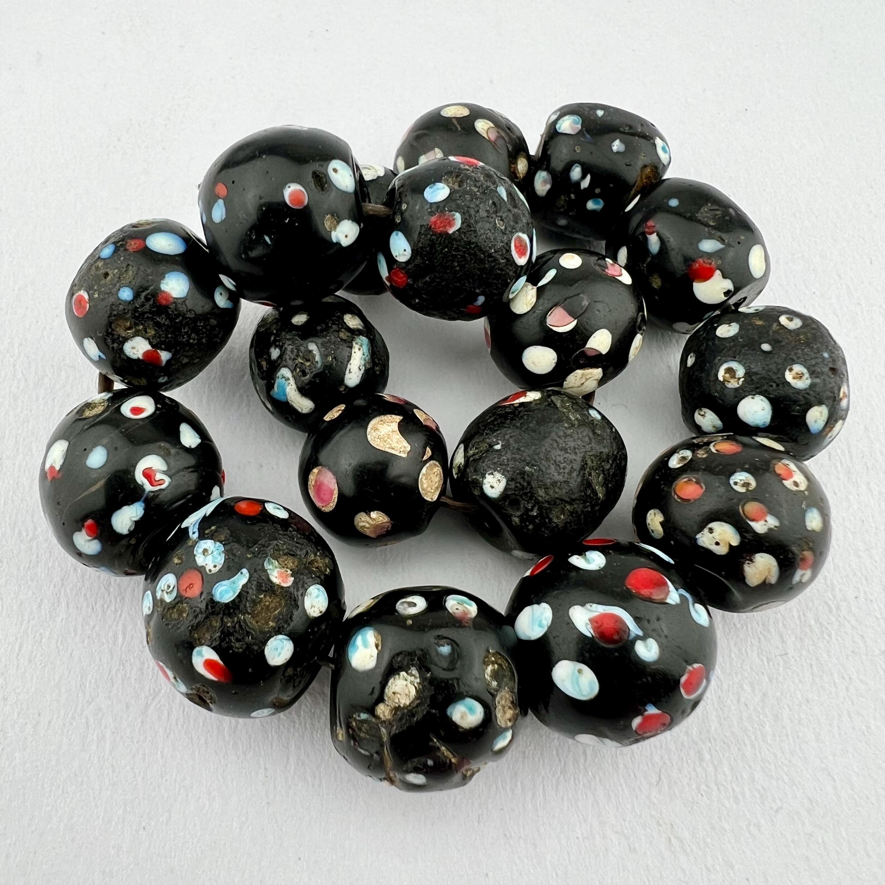 Black Skunk Eye Venetian African Trade Beads. TB-4607 - Etsy