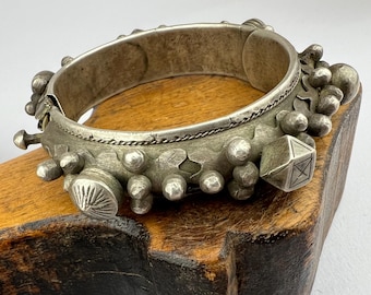 Antique Silver Bracelet. Morocco Articulated Silver Bangle “mizam