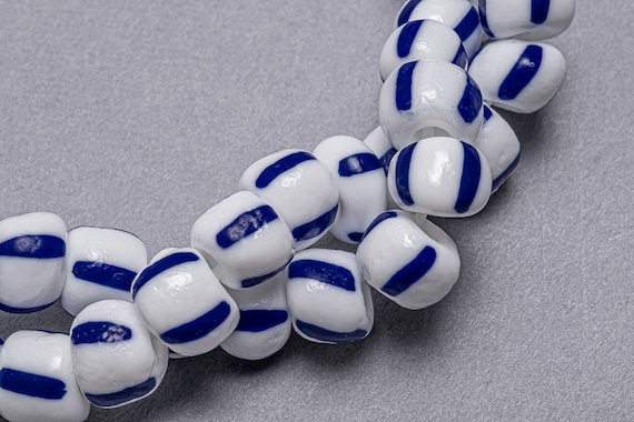 ⭐︎Bead⭐︎ 110 Striped Glass Seed Beads. Chevron 8mm White and Blue