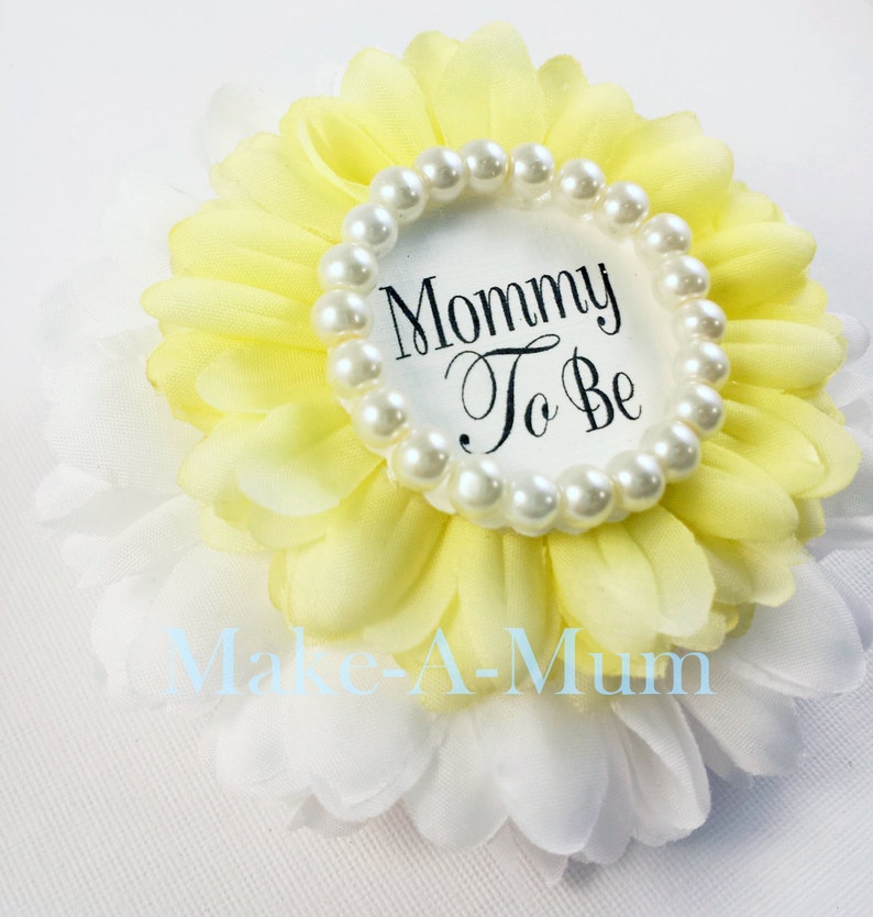 baby shower favor Yellow Baby Shower corsage Baby Girl,Grandma to Be Pin Yellow and White Mommy To Be Pin dUETTEpEARLmTB