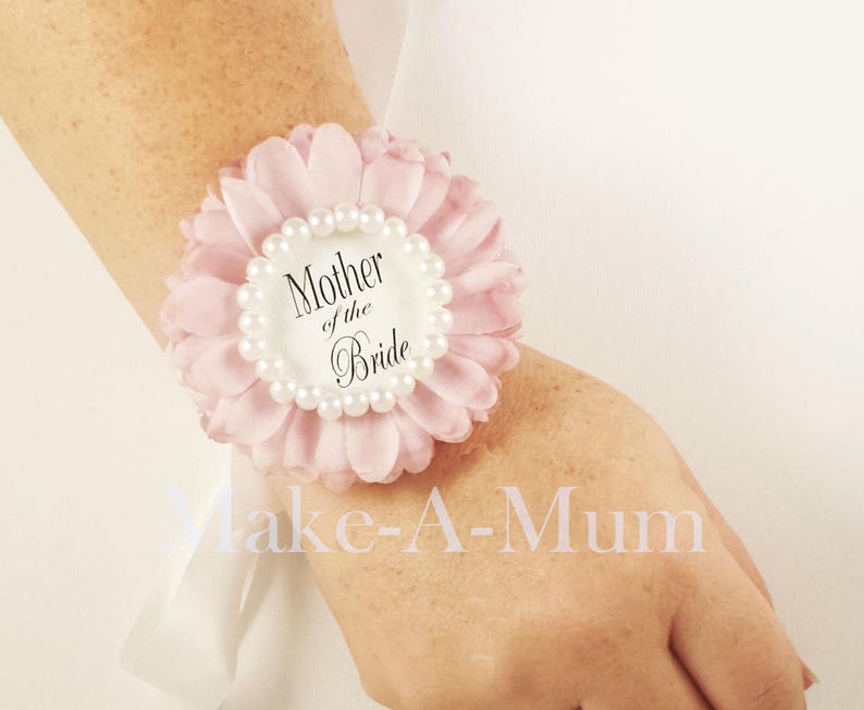 baby shower favor Yellow Baby Shower corsage Baby Girl,Grandma to Be Pin Yellow and White Mommy To Be Pin dUETTEpEARLmTB