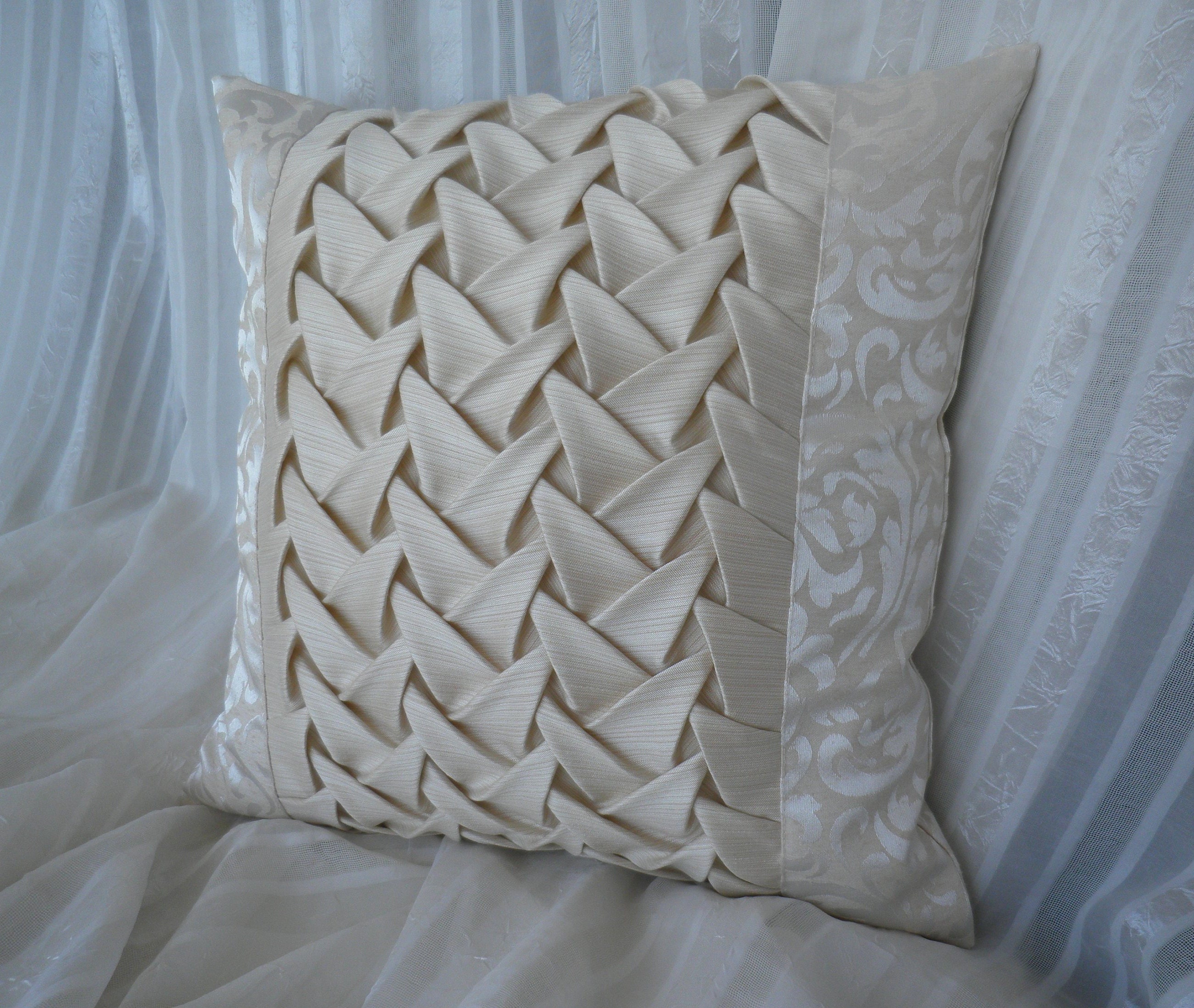 smocking pillow