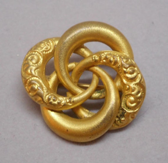 Gold Interlocking Knot Pin Brooch - Women\'s Accessory Gold Knot Brooch - Etsy main image 2