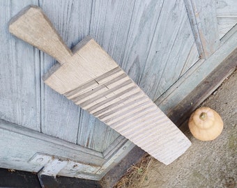 Asse da stiro antica primitiva, attrezzo in legno da fattoria, asse da lavaggio, asse da lavaggio per bagno rustico, asse da stiro rustico, decorazioni da parete primitive