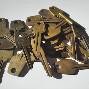Craft supplies for key necklace, raw material, vintage keys, staple, key jewelry, engraved key, supplies, key