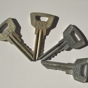 Suministros de artesanía raros y únicos para collar de llave, materia prima, llaves vintage, grapas, joyas clave, llave grabada, suministros, llave