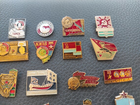Soviet USSR Different Soviet badges Hammer and si… - image 4