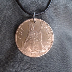 England coin, UK coins, one penny, Vintage money, Queen Elizabeth, English jewelry, Coin jewelry, Necklaces, Pendants, Coin, Britannia