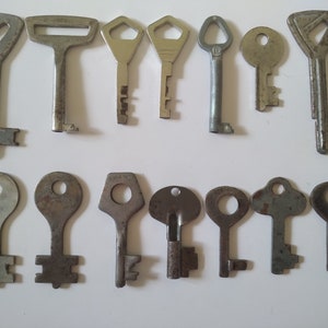 Craft supplies for key necklace, raw material, vintage keys, staple, key jewelry, engraved key, supplies, key