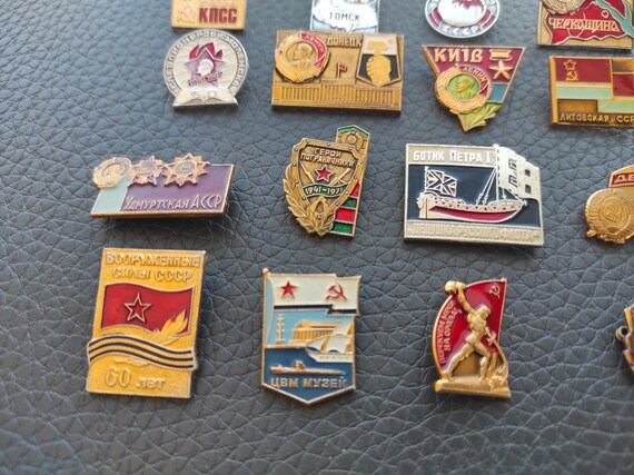 Soviet USSR Different Soviet badges Hammer and si… - image 6