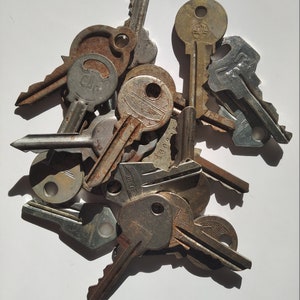 Craft supplies for key necklace, raw material, vintage keys, staple, key jewelry, engraved key, supplies, key