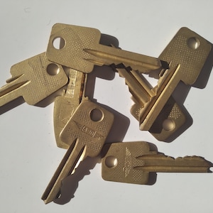 Craft supplies for key necklace, raw material, vintage keys, staple, key jewelry, engraved key, supplies, key