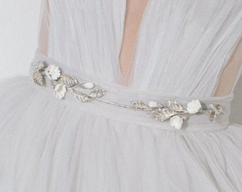 Bridal silver floral belt / wedding silver waist belt / White bridal sash belt /Silver leaf bridal sash