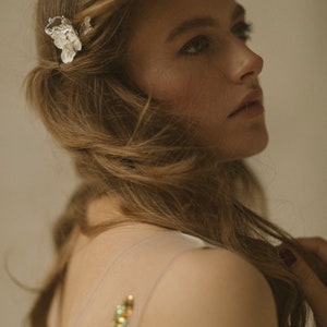 Silver wedding hair pin, Bridal floral hair accessories, Floral Hair Pin image 8
