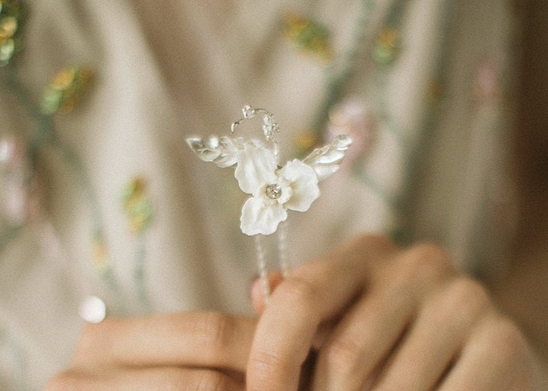 Silver wedding hair pin, Bridal floral hair accessories, Floral Hair Pin image 1