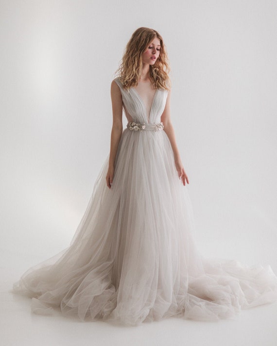 Vestido de novia de tul completo con cinturón plateado / - Etsy España Vestido de novia de tul completo con cinturón plateado / - Etsy España