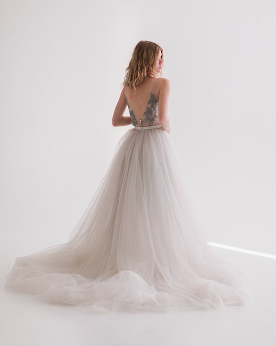 Full Tulle Wedding Dress: Gray Bohemian Bridal Gown with V-Neck