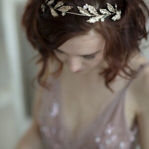 Bridal silver tiara / Crystal wedding crown / Floral bridal headpiece image 4