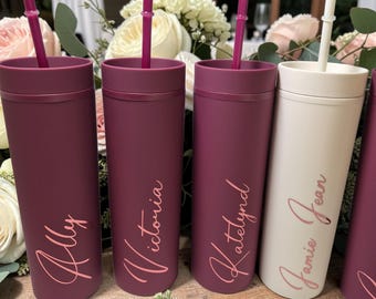Personalisierte Brautjungfer Becher | Hochzeitsfeier-Geschenk-Tasse, Script Name Detail