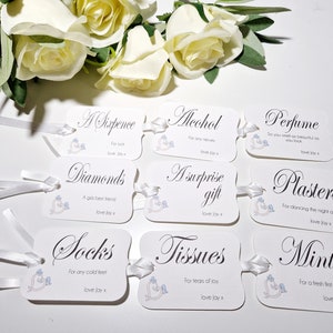 Etiquetas de regalo de boda personalizadas para novio, novia, tarjeta de lujo martillada, de lino o lisa acabadas con una bonita cinta de raso