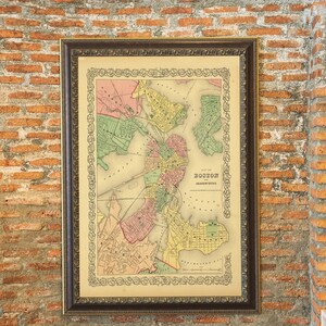 Carte de Boston et des villes adjacentes, 1856. Réimpression de l'ancienne carte. Carte pliée en lin. Ancienne carte unique. Impression d'art. Reproduction d'une carte ancienne.