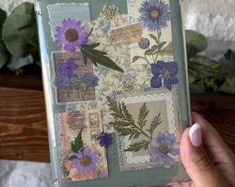 Vintage Pressed Flower Kindle Insert: Floral Bookish Gift