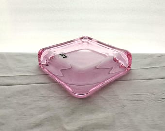 イッタラ: アヌ・ペンティネンデザインの小さなグリーン