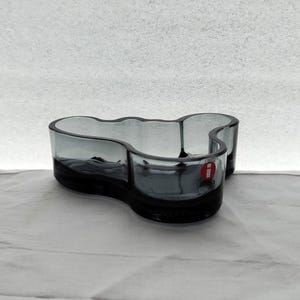 ALVAR AALTO COLLECTION: Two Small 90 mm Long Gray Low Aalto Bowls, Made by Iittala