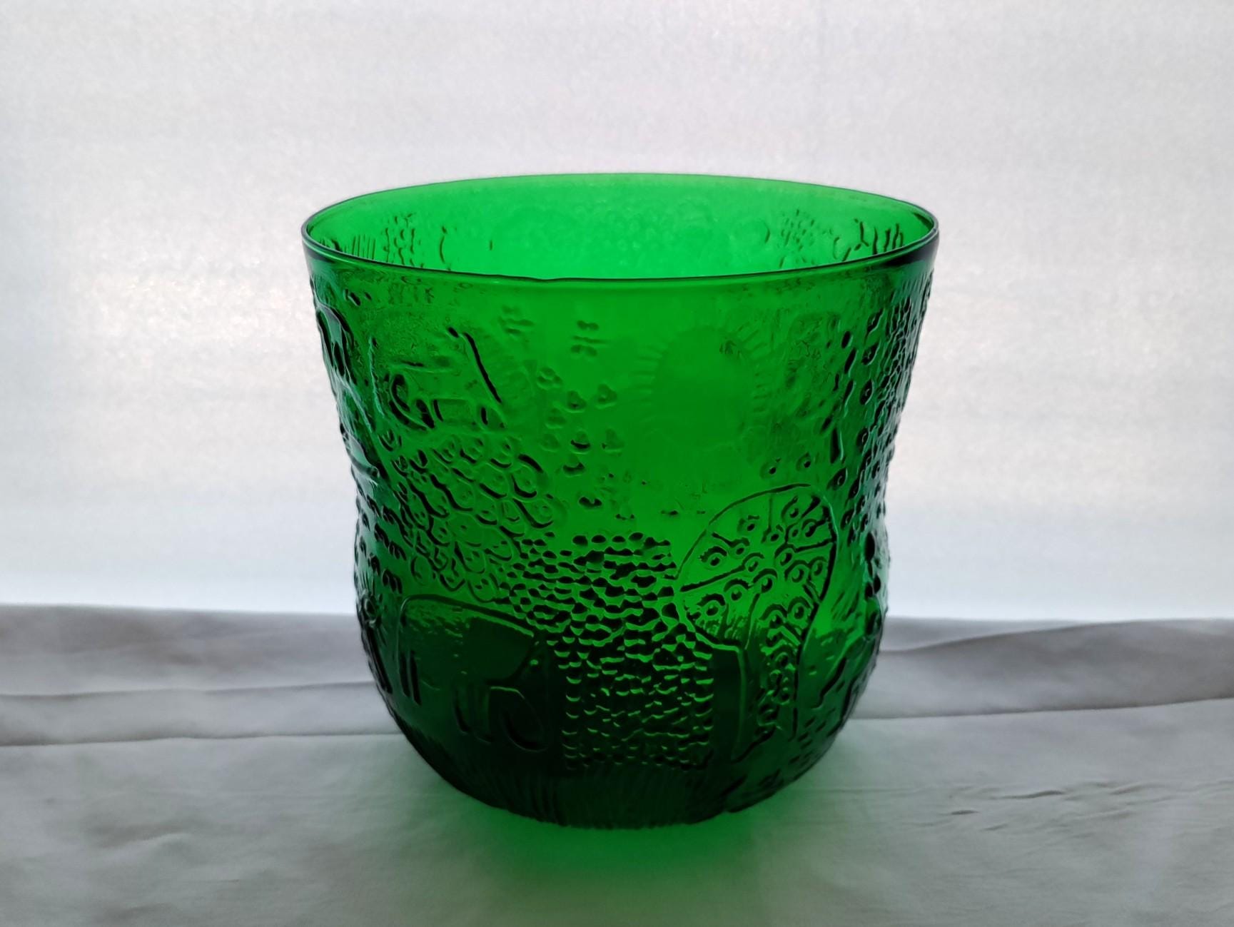 Nuutajärvi: FAUNA Series 125 mm High Handmade Serving Bowl, Designed by Oiva Toikka