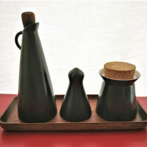 Arabia Finland: Rare Kilta CRUET SET, Including Vinegar Jug, Saltshaker and Mustard Container, Two Alternative Sets