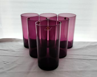 イッタラ：ティモ・サルパネヴァがデザインした、高さ19cmの手作り花瓶