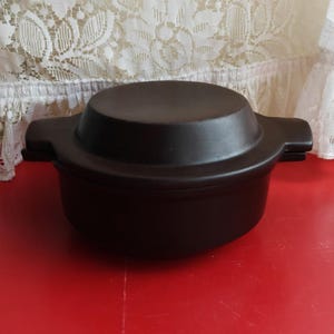 Arabia Finland: LIEKKI Series 0.6 Liters Casserole with a Lid, Designed by Ulla Procope