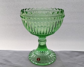 marimekko: One 120 mm High Apple Green MARISKOOLI Bowl, Made by Iittala