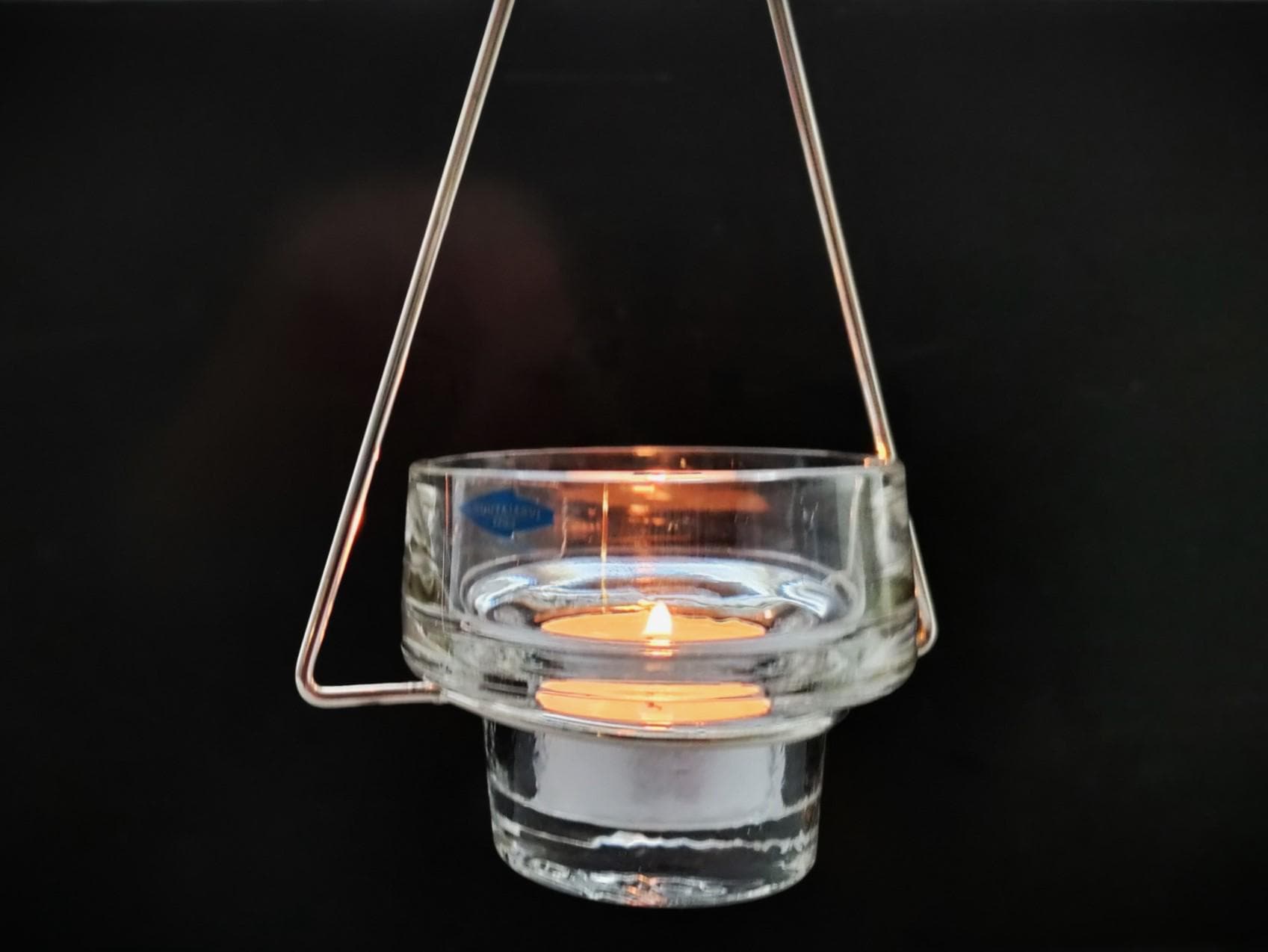 Nuutajärvi: One Clear Glass HETTA Tealight with Metal Hanger, Designed by Markku Salo
