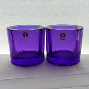 イッタラ: レッド ガーネット KIVI 奉納品 1 つ、ヘイキ オルヴォラが