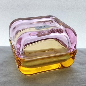 Iittala: One Small VITRIINI Jewelry Box with Yellow Down Part and Sweet Pink Top Part