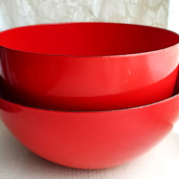 Arabia Wärtsilä: One FINEL Series Enameled Steel Bowl, Designed by Kaj Franck