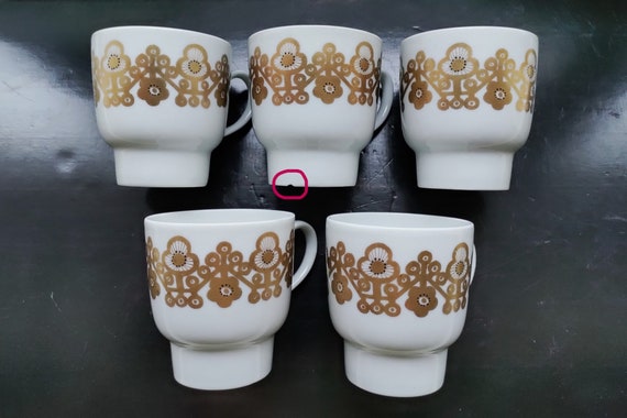 アラビア フィンランド: ORNAMENTTI シリーズのコーヒーカップ 5 個と 