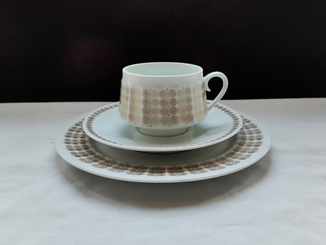 Arabia Finland Four Small PALLAS Series Coffee Cups Four Saucers And arabia-finland-four-small-pallas-series-coffee-cups-four-saucers-and