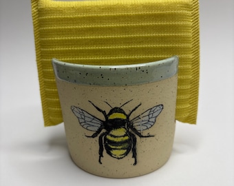 Garden Decor/ Canadian-Made / Pottery / Ceramic / Handmade/Leaf/Nature/Napkin Holder/Sponge Holder/Kitchen Decor/Outdoor Decor/Mail Holder