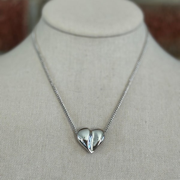 Vintage Avon signed sliding puffy silver tone heart  adjustable length necklace