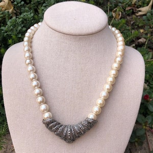 Vintage Avon classic dramatic necklace faux Pearl and marcasite 1990s - Avon glam