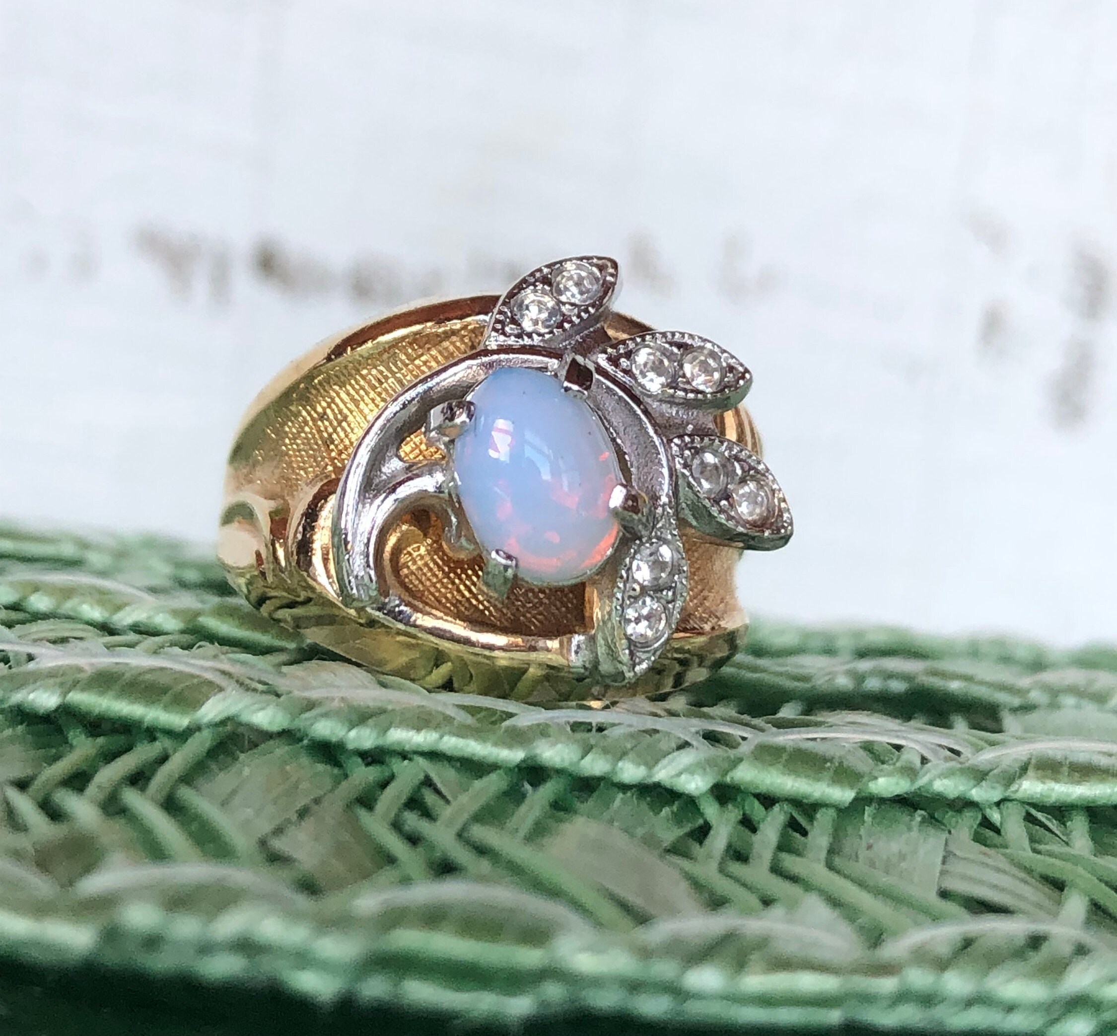 Vintage 18Kt Hge Ring - kehhh1z