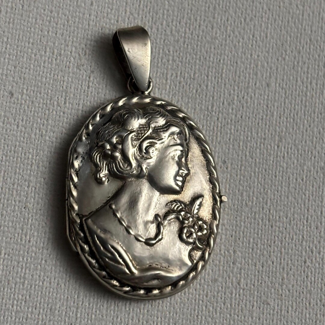 Vintage Sterling Cameo Lady Locket Repoussé Dimensional Design - Signed ...